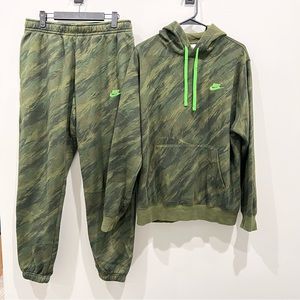 Nike green Camo set